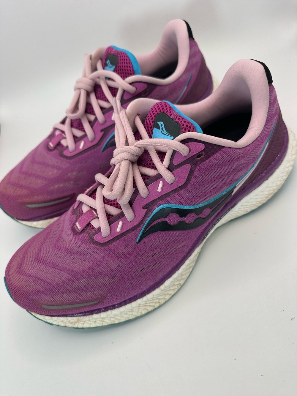 Saucony Women's Purple and Pink Running Sneakers with Teal Accents